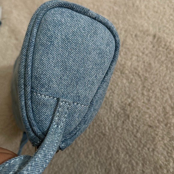 New with tag brandy melville denim chambray CYLINDER PURSE - Picture 5 of 8